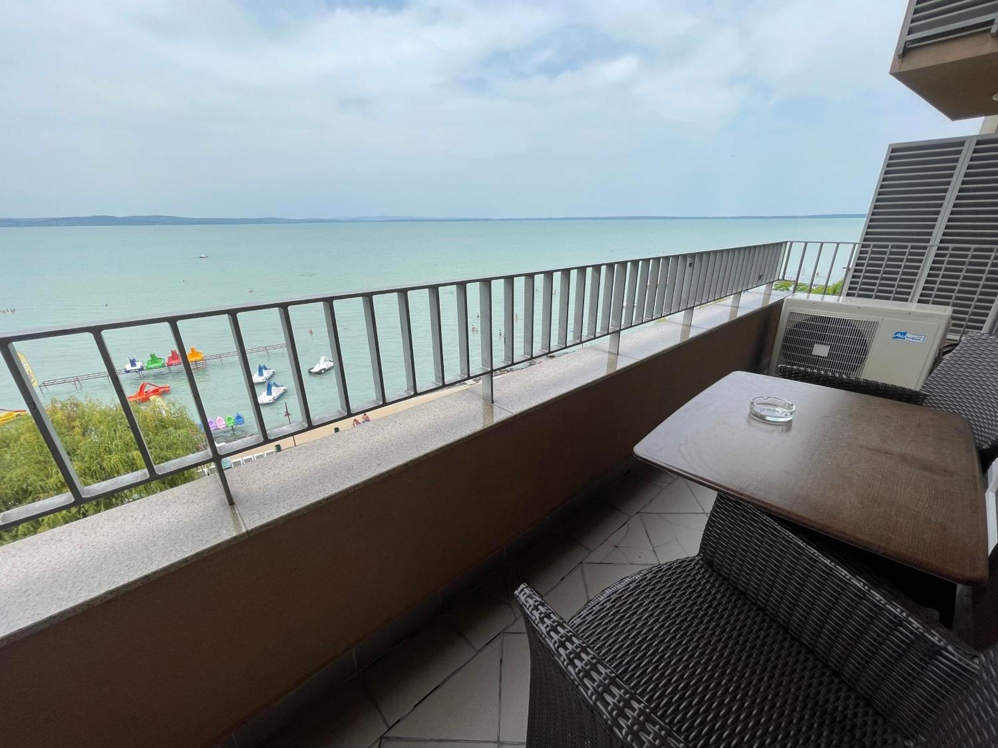 Club218 Holiday Apartman Siófok Exterior foto